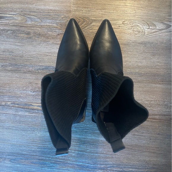 Black Steve Madden Heeled Boots - Picture 4 of 5